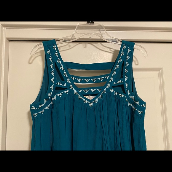 Dress - Picture 4 of 5